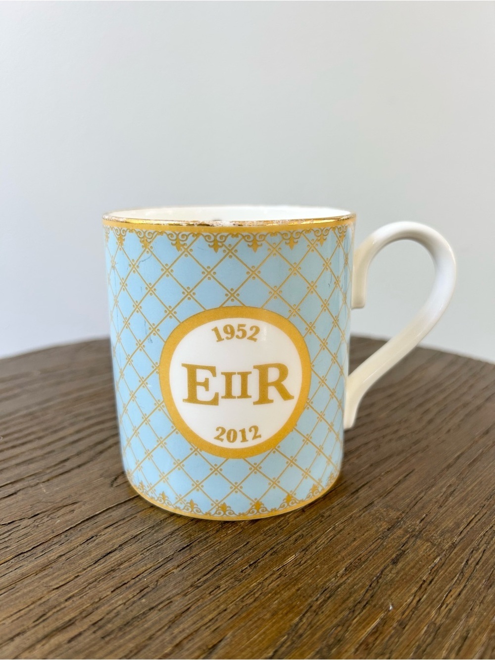 Halcyon Days Queen Elizabeth diamond jubilee commemorative fine bone china mug